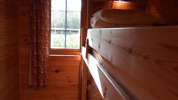 Cabin | 1 bedroom, soundproofing, free WiFi, bed sheets