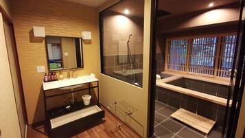 Private spa tub