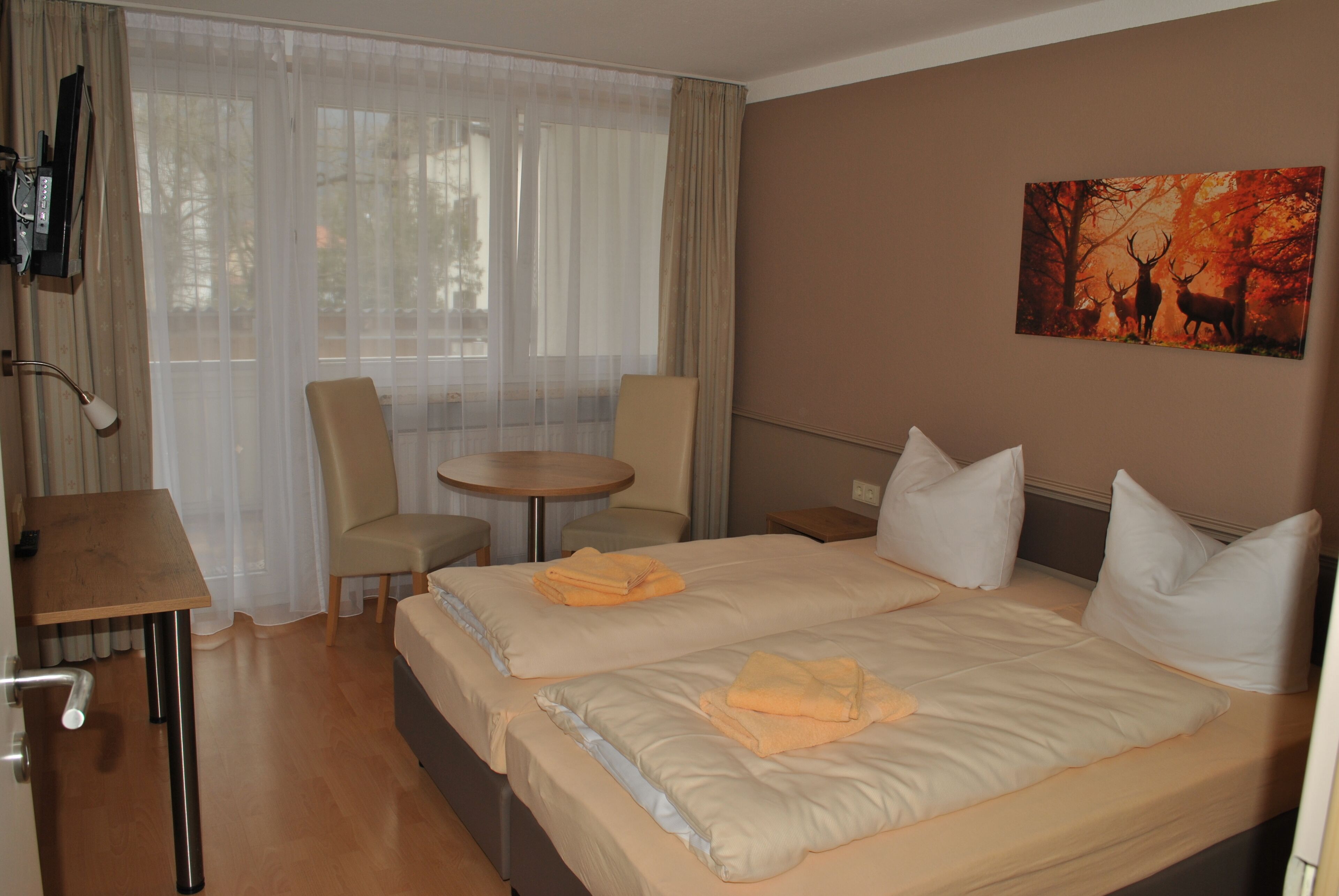 double room | 1 bedroom, desk, free wifi, bed sheets