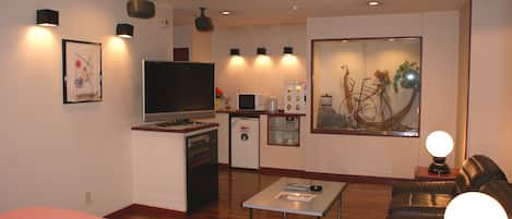 Individually decorated, desk, soundproofing, free WiFi