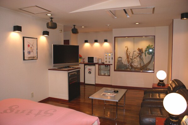 Double Room (Standard) | Individually decorated, desk, soundproofing, free WiFi - Hotel Sting - Adults Only (Tokyo)
