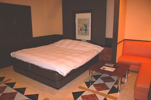 Double Room (Standard) | Individually decorated, desk, soundproofing, free WiFi - Hotel Sting - Adults Only (Tokyo)