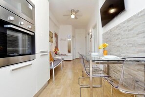 Apartment, 2 Bedrooms | In-room dining - Vatican View (Rome)