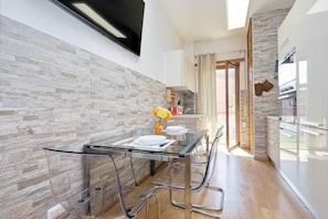 Apartment, 2 Bedrooms | In-room dining