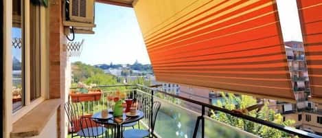 Apartment, 2 Schlafzimmer | Balkon