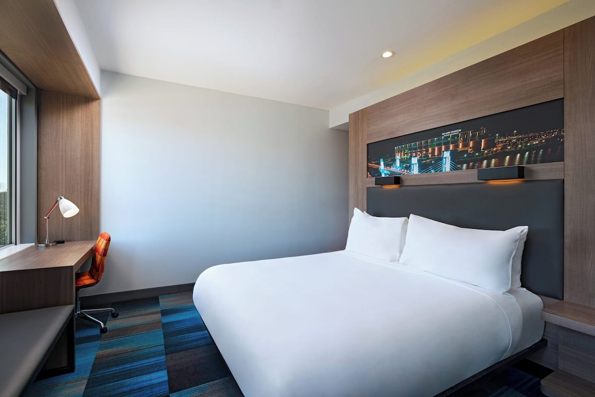 in-room safe, desk, laptop workspace, iron/ironing board