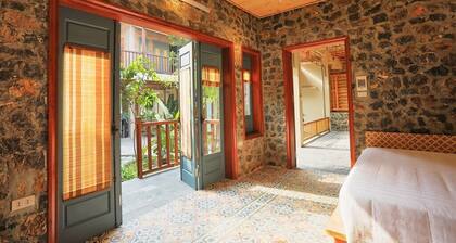 ✩Little Tam Coc homestay w nature style House build with indochine concepts,