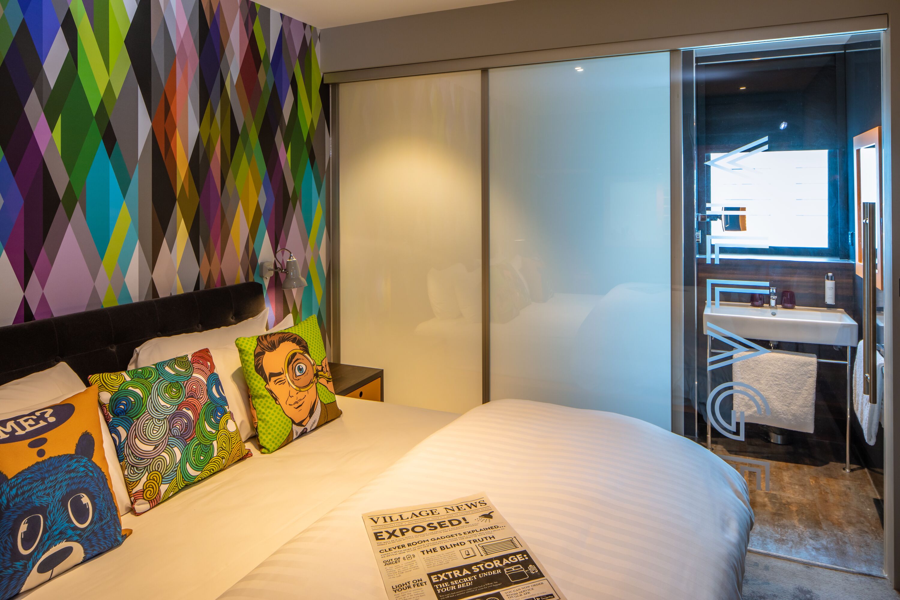 1 bedroom, desk, laptop workspace, blackout curtains