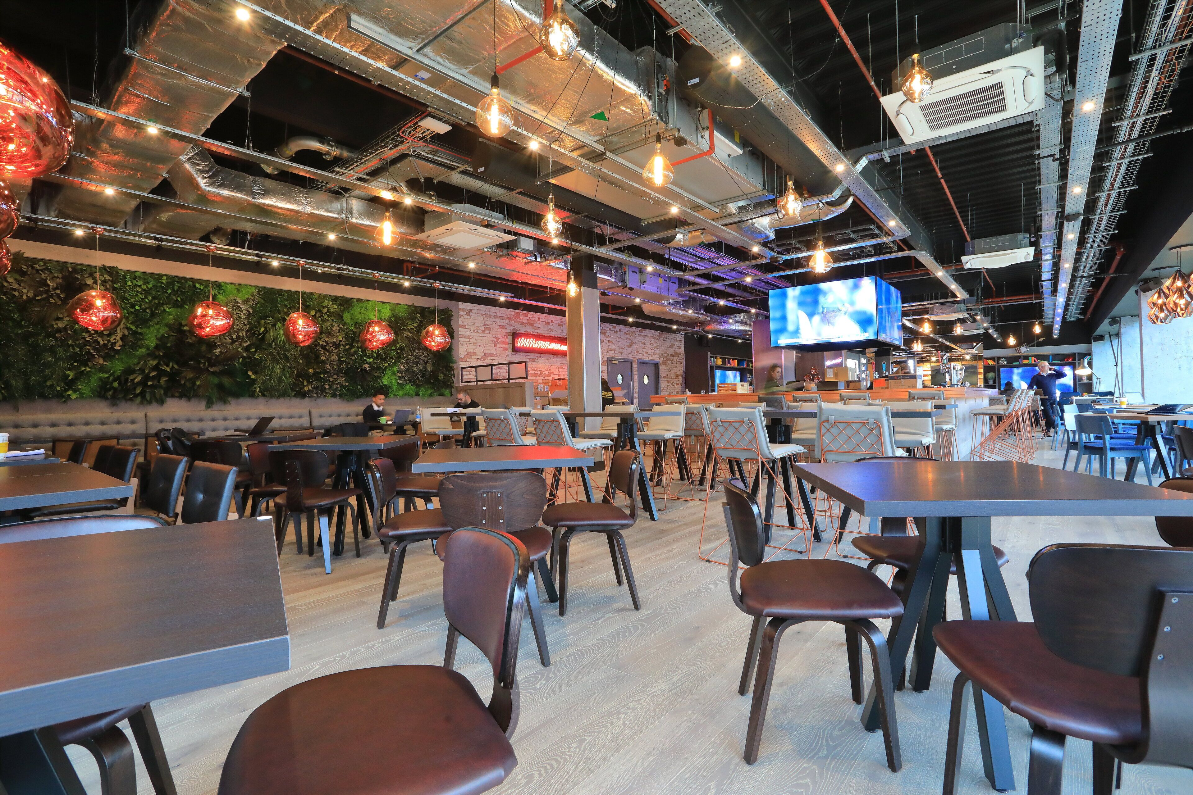 breakfast, lunch, dinner served; british cuisine