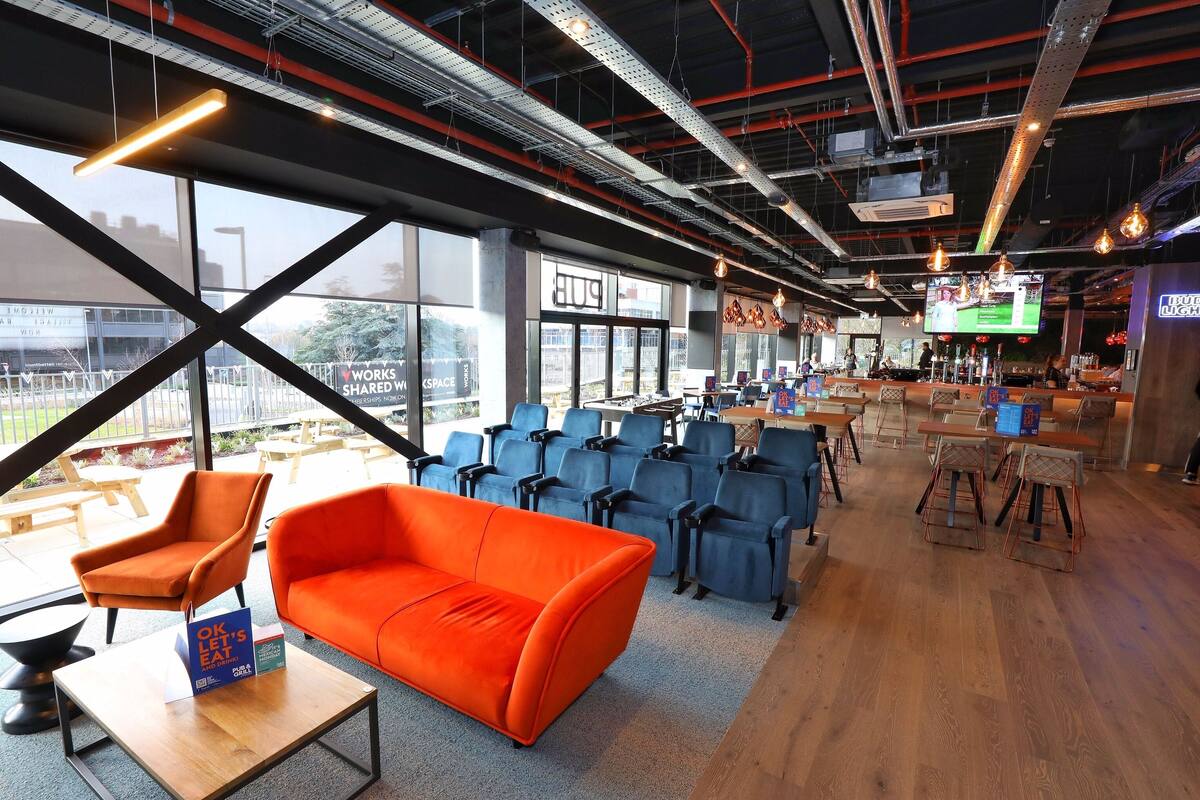 breakfast, lunch, dinner served; british cuisine