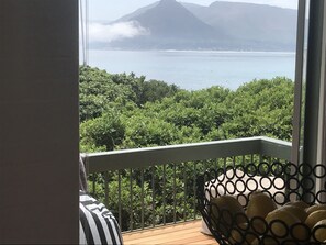Villa | Balcony