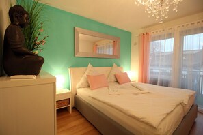 Deluxe-Apartment, 2 Schlafzimmer, barrierefrei (Pearl Royale) | 2 Schlafzimmer, schallisolierte Zimmer, Bügeleisen/Bügelbrett