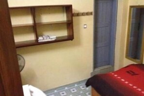 Standard Studio | Individually decorated, individually furnished, iron/ironing board, WiFi - Résidence des Papes - Studio Meuble (Douala)