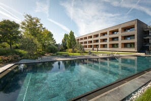 Outdoor pool - Der Reschenhof (Mils)