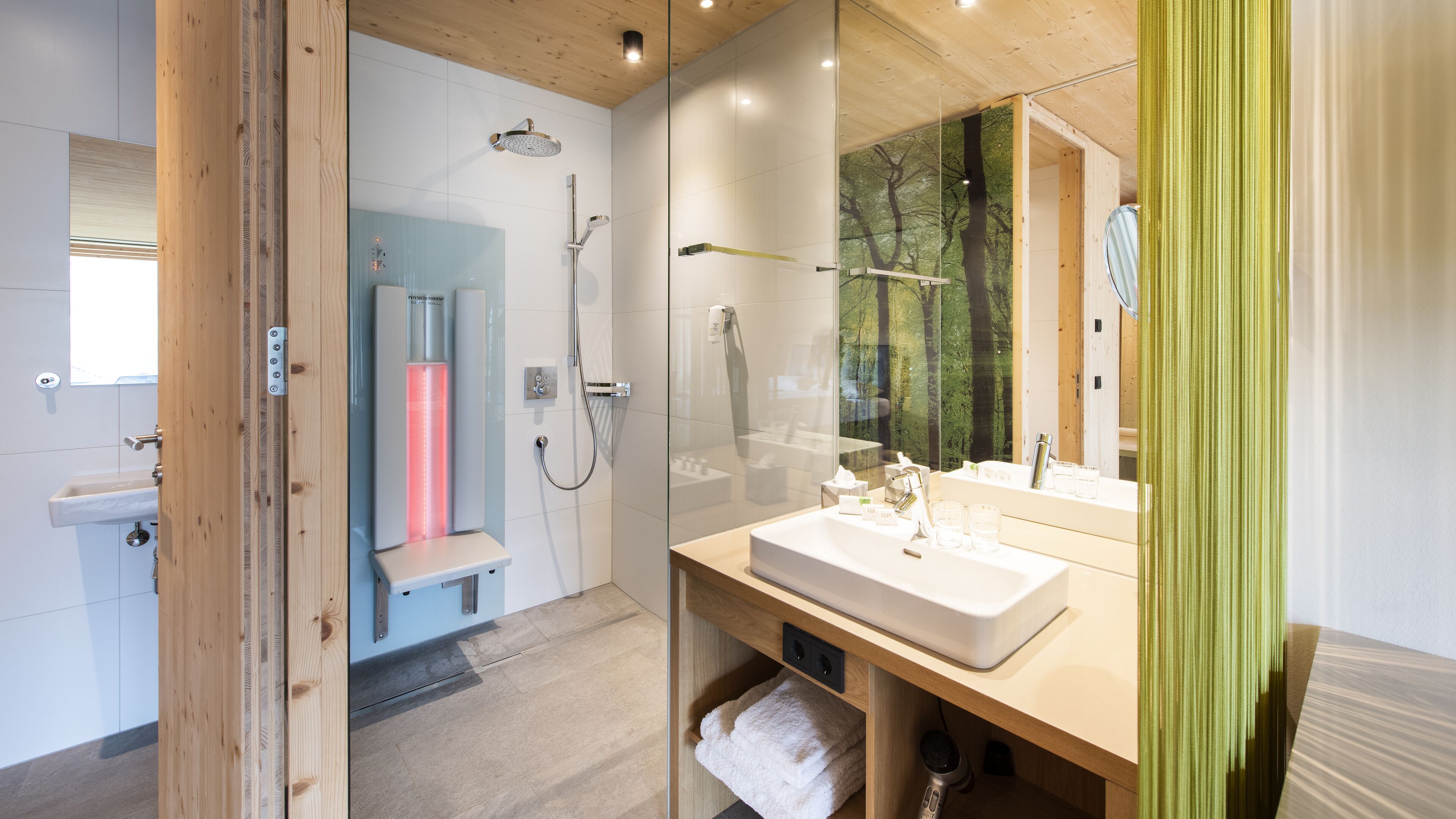 junior suite, terrace | bathroom | shower, hair dryer, towels