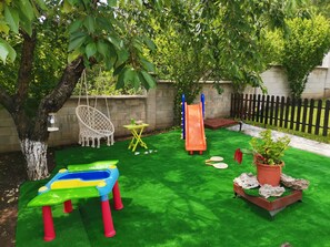 Children's area - HOLLY - Quiet guest house with seaview and a pool (Balchik)