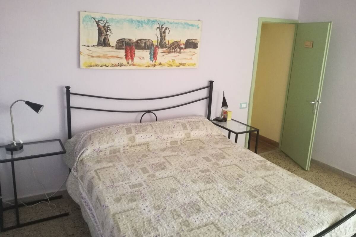 Family Triple Room (Lavanda) | Hypo-allergenic bedding available, blackout drapes, bed sheets