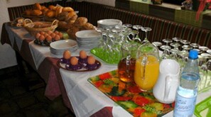 Free daily buffet breakfast - Tannenhof (Erlenbach am Main)