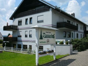 Exterior - Tannenhof (Erlenbach am Main)