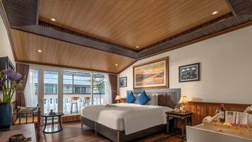 Signature Suite Connecting Room | Premium bedding, memory-foam beds, minibar, in-room safe