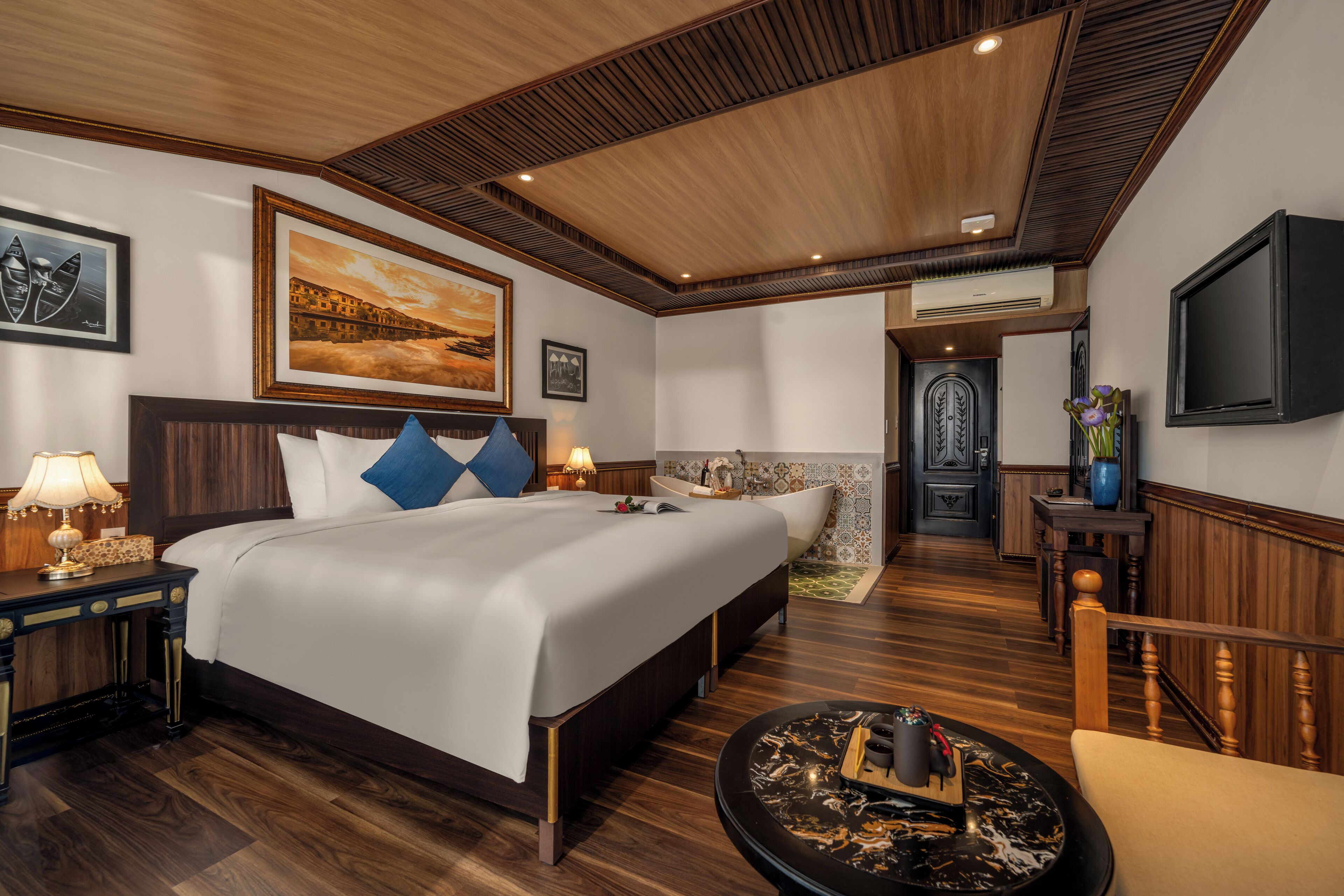 Suite – signature | Sengetøy av topp kvalitet, memory foam-senger, minibar og safe på rommet
