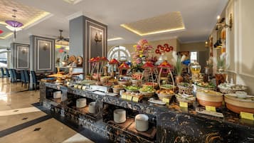 Café da manhã com buffet todos os dias (VND 200000 por pessoa)