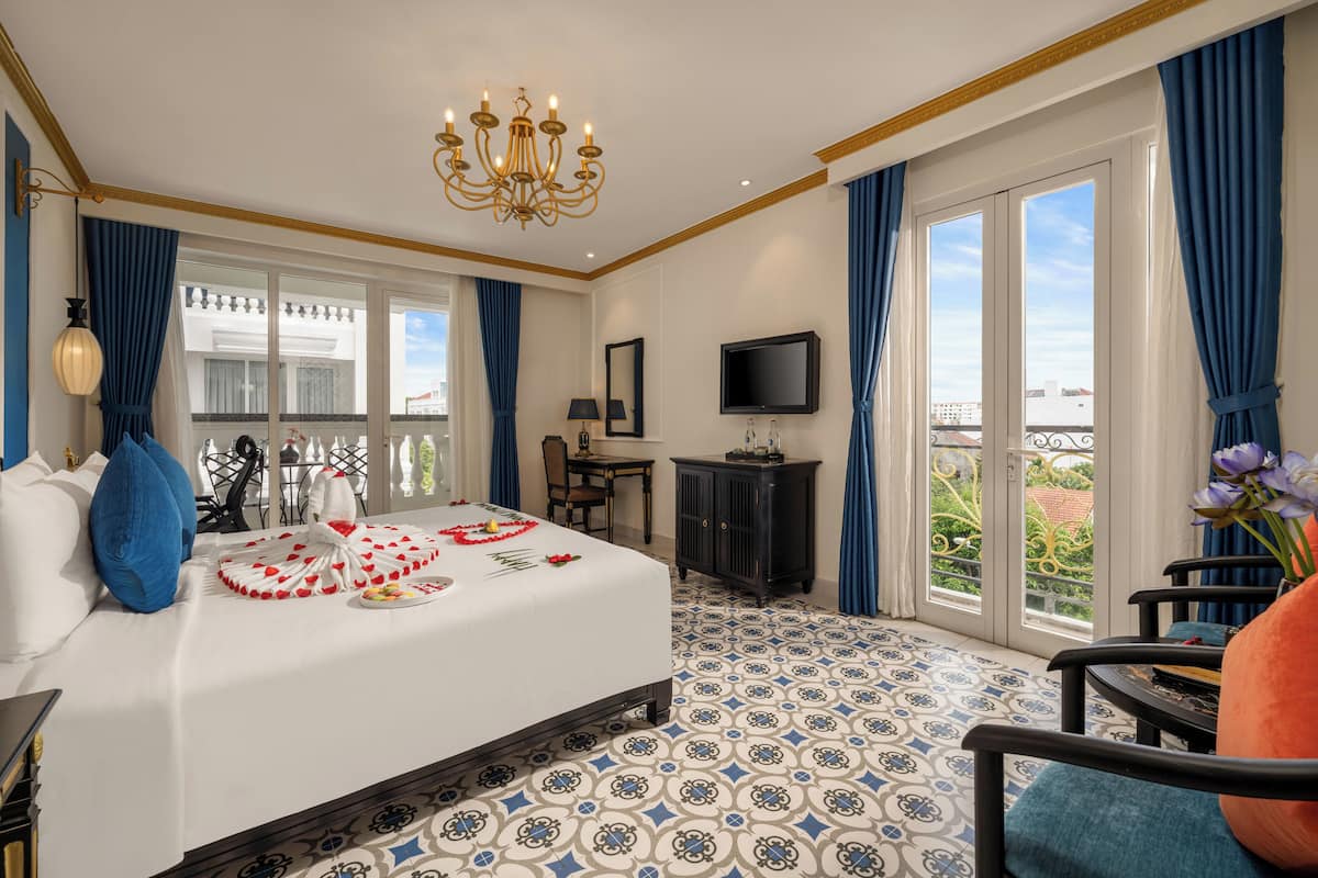 Quarto família, 2 quartos, vista para a piscina | 1 quarto, roupas de cama premium