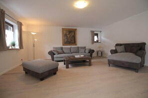 Apartment, 4 Bedrooms (Kaiserstube) | Living area | Flat-screen TV - Kaiserstube (Garmisch-Partenkirchen)