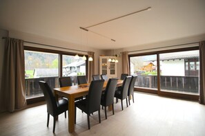 Apartment, 4 Bedrooms (Kaiserstube) | In-room dining