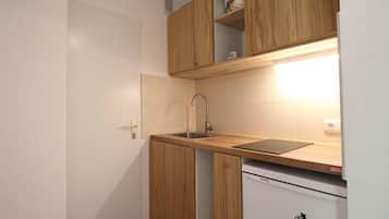 Studio (Berglust) | Private kitchen | Fridge, microwave, stovetop, coffee/tea maker