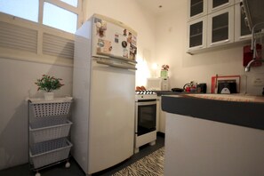 Apartment (1 Bedroom) | Private kitchen - Gohouse - Prudente 301 A (Rio de Janeiro)