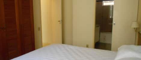 Apartment (2 Bedrooms) | 2 bedrooms, bed sheets