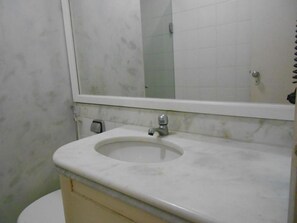 Appartement (2 Bedrooms) | Badkamer
