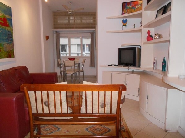 Apartamento (2 Bedrooms) | Sala de estar