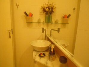 Appartement (2 Bedrooms) | Badkamer