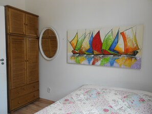 2 عدّة غرف نوم وملاءات أسرّة