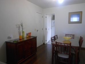 Lägenhet (3 Bedrooms) | Eget kök