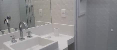 Apartment (3 Bedrooms) | Bathroom