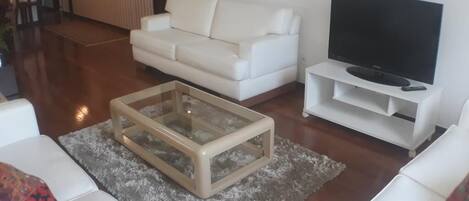 Lejlighed (3 Bedrooms) | Stue