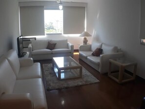Apartment (3 Bedrooms) | Living room - Gohouse - Gomes 202 (Rio de Janeiro)