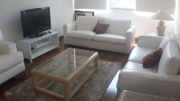 Apartamento (3 Bedrooms) | Sala de estar