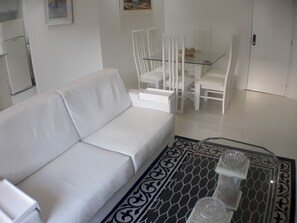 Apartamento (2 Bedrooms) | Sala de estar