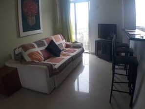 Apartment (2 Bedrooms) | Living room
