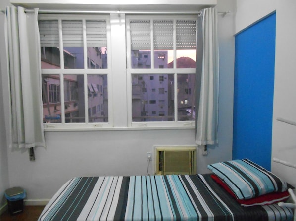 1 chambre, literie fournie