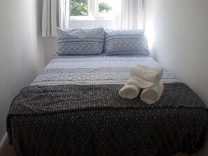 Apartment (1 Bedroom) | 1 bedroom, bed sheets