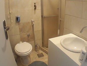 Apartment (1 Bedroom) | Bathroom