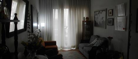 Apartment (3 Bedrooms) | Living room