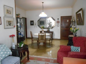Apartamento (3 Bedrooms) | Sala de estar