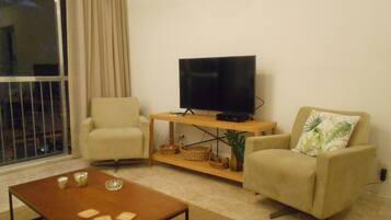 Apartment (2 Bedrooms) | Living room