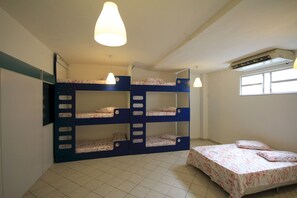 ์ํํธ (2 Bedrooms) | ์นจ๋ ์ํธ